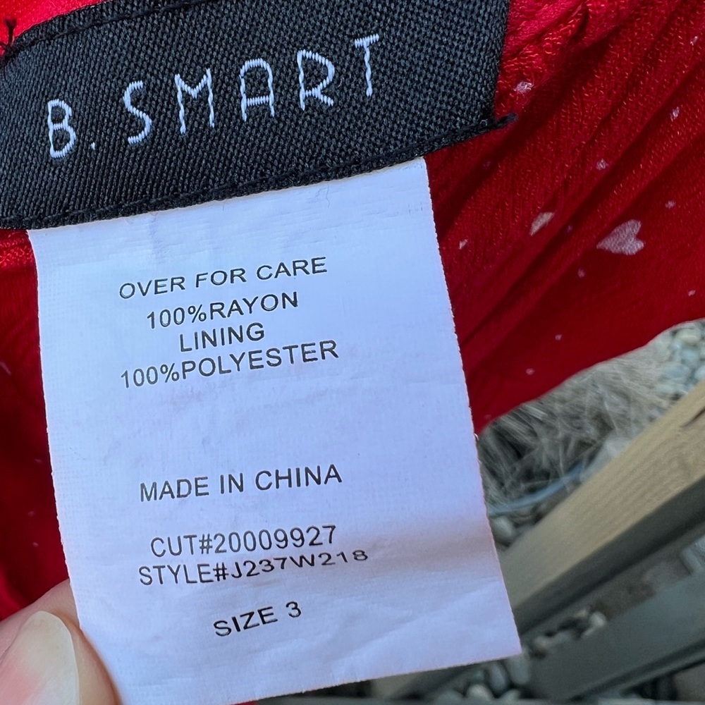 Size 3 B. Smart juniors short sleeved red heart dress - Picture 5 of 5